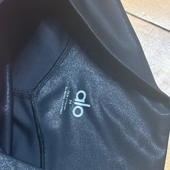 Alo Black Shiny Leggings - Picture 2 of 2